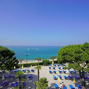 https://hotel-du-lac-et-bellevue.hotelinveneto.com