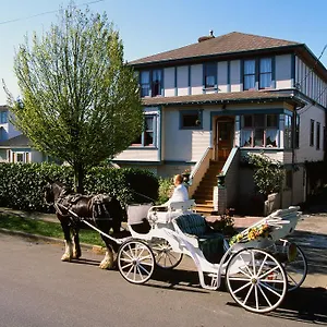 Marketa'S Bed And Breakfast Bed & Breakfast Victoria