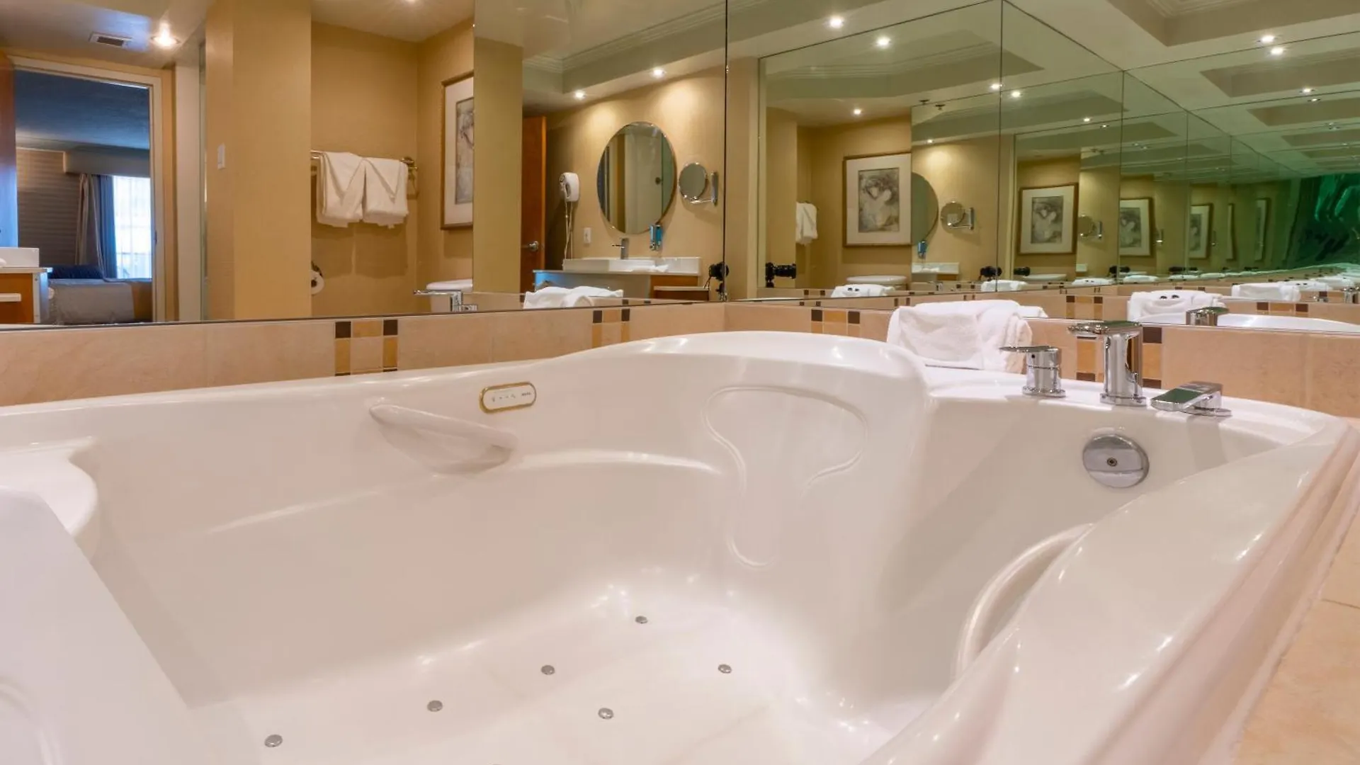 Hotel Lindbergh Quebec City 3*,