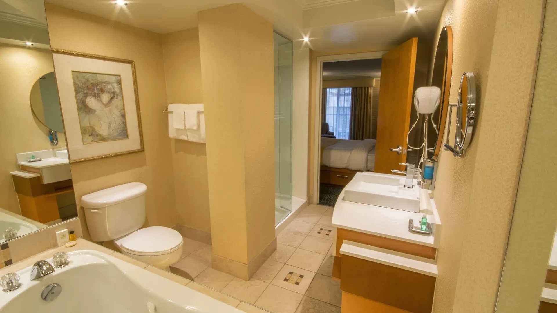 ***  Hotel Lindbergh Quebec City Canada